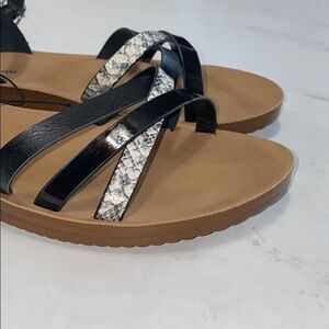 Black strappy sandals 6.5 wide NWT